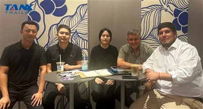 El equipo de TANK celebra una reunión-profunda con un cliente chileno|Los sem...
